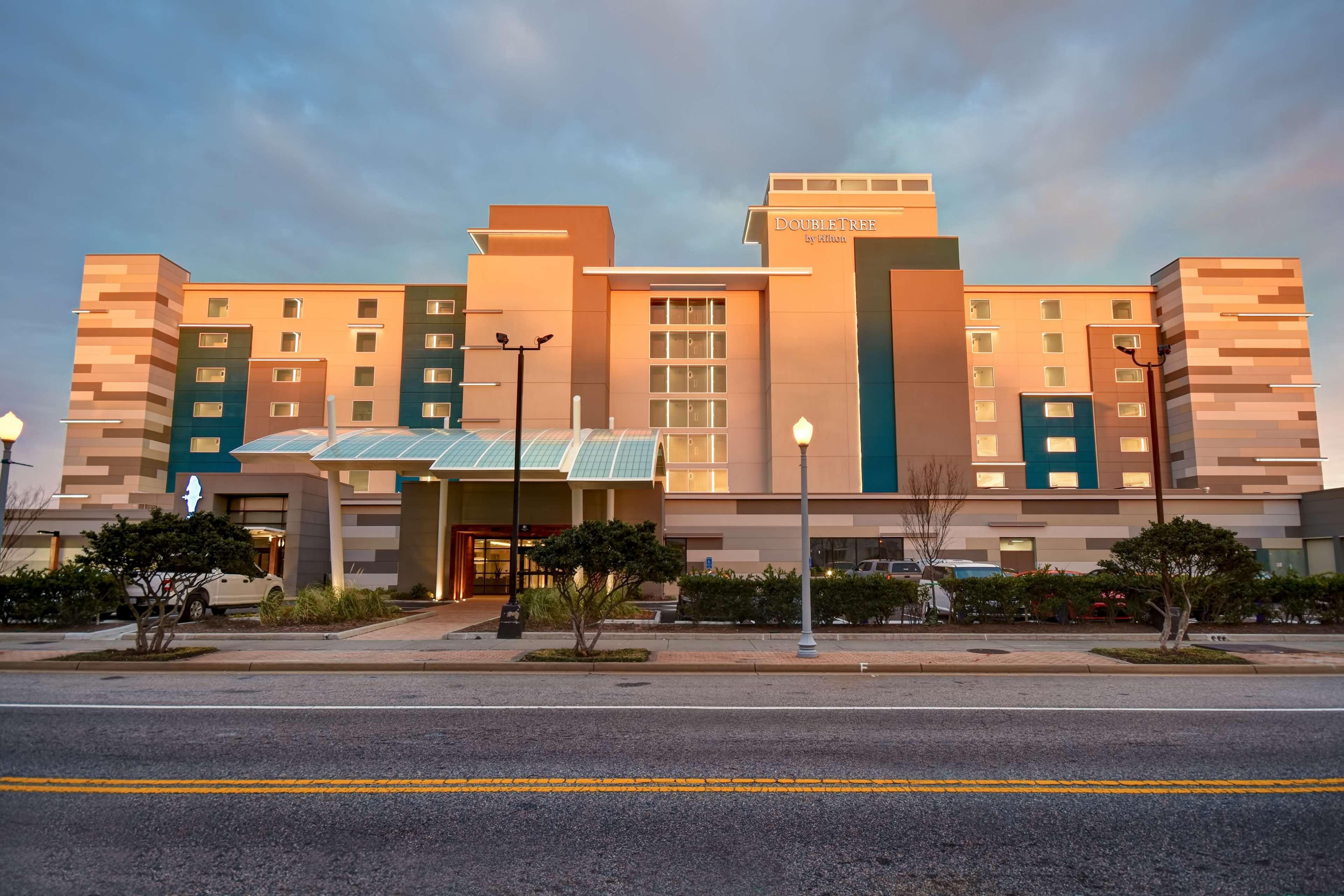 Doubletree By Hilton Oceanfront Virginia Beach Exterior foto